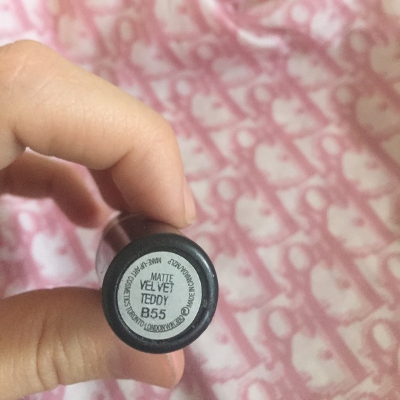 Auth MAC velvet teddy matte lipstick used once - Picture 3 of 7